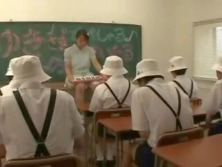 Japanilainen luokkahuone hauska vid